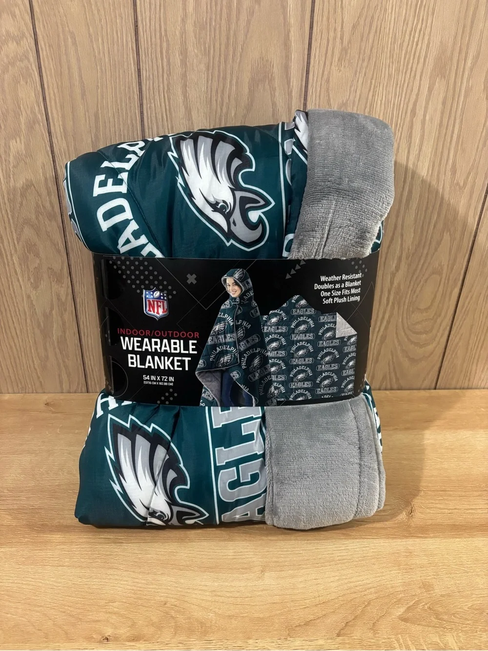 NFL Philadelphia Eagles Wearable Blanket Brand New